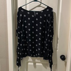 Mossimo Blouse XXL with cold shoulder style arm sleeves